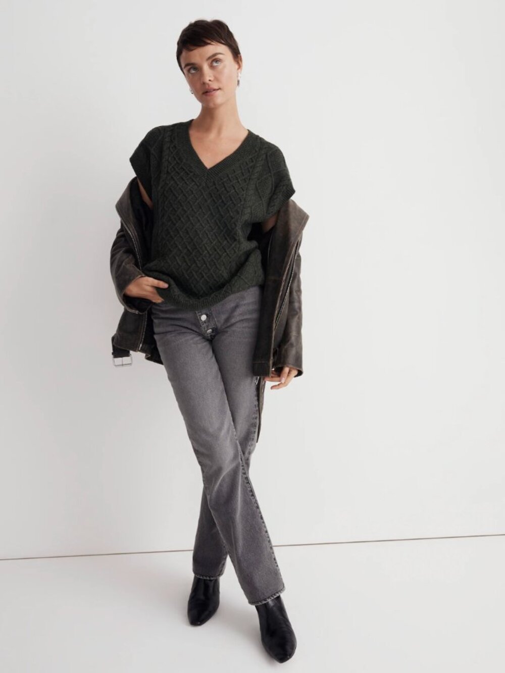 Madewell medium cable-knit v-neck sweater Vest size M